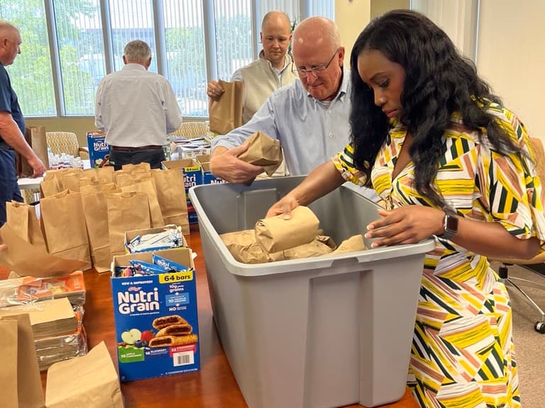 CORDA team volunteering with Kids Meals Inc.